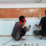 03. Proses instalasi kabinet bawah kitchen set Sedayu