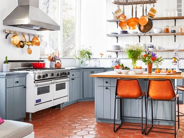 Menata dapur kecil agar tetap lega, Sumber: thearchitectsdiary.com