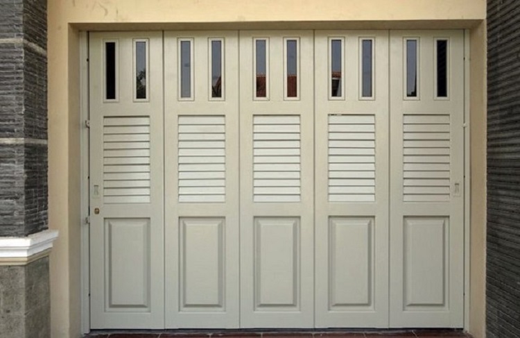 Tampilan pintu lipat henderson yang elegan, Sumber: pengadaan.web.id