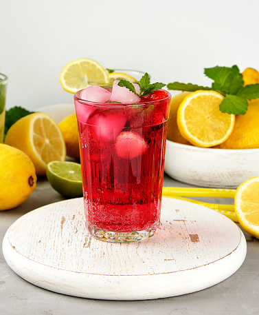 Raspberry Lemon Infused Water, Sumber: Unsplash