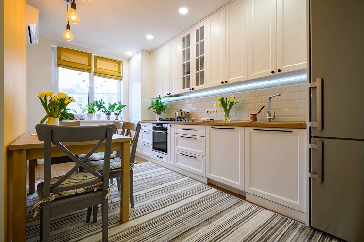 Karpet di area kitchen dengan ragam fungsinya, Sumber: centuryply.com