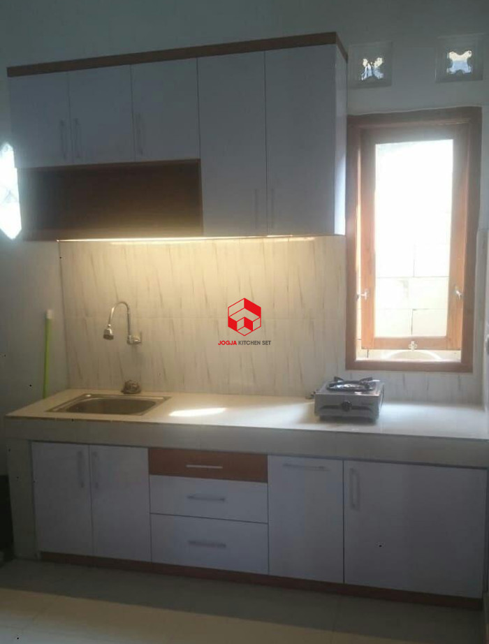 Gambar real kitchen set setelah pemasangan