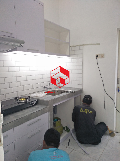 Instalasi kitchenset wates ibu Winda