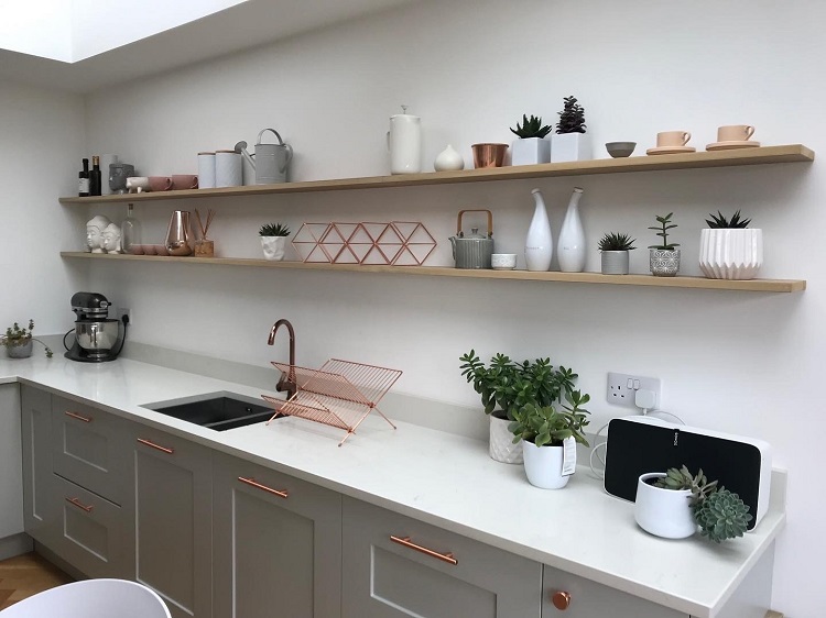 Rak dengan model memanjang, Sumber: shelfbar.co.uk